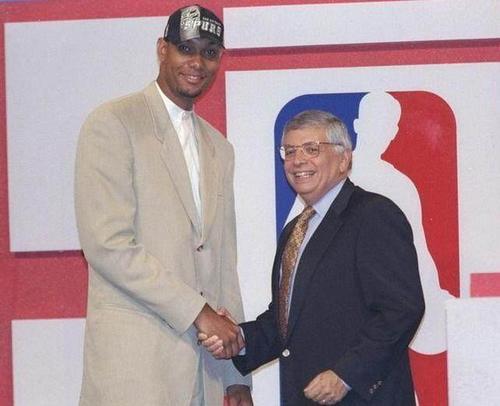 下在防守端 下在防守端