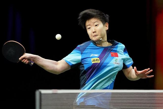 出手捅破张 出手捅破张